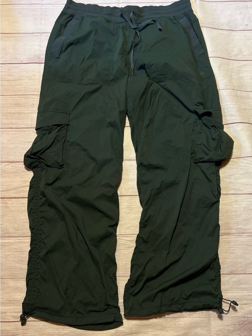 Lululemon Dance Studio Relaxed-Fit Mid-Rise Cargo Pants in Legacy Green size xl